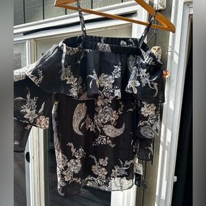 BCX Black and White Floral Top with a cool Goldish sheen